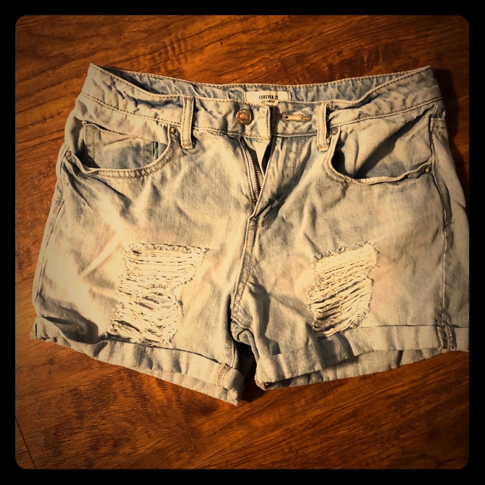 Forever 21 ripped shorts 🐞